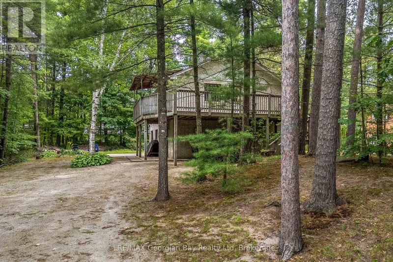 754 Lafontaine Road West, Tiny, Ontario, L9M0L5, Tiny, Ontario — photo 1 of 5