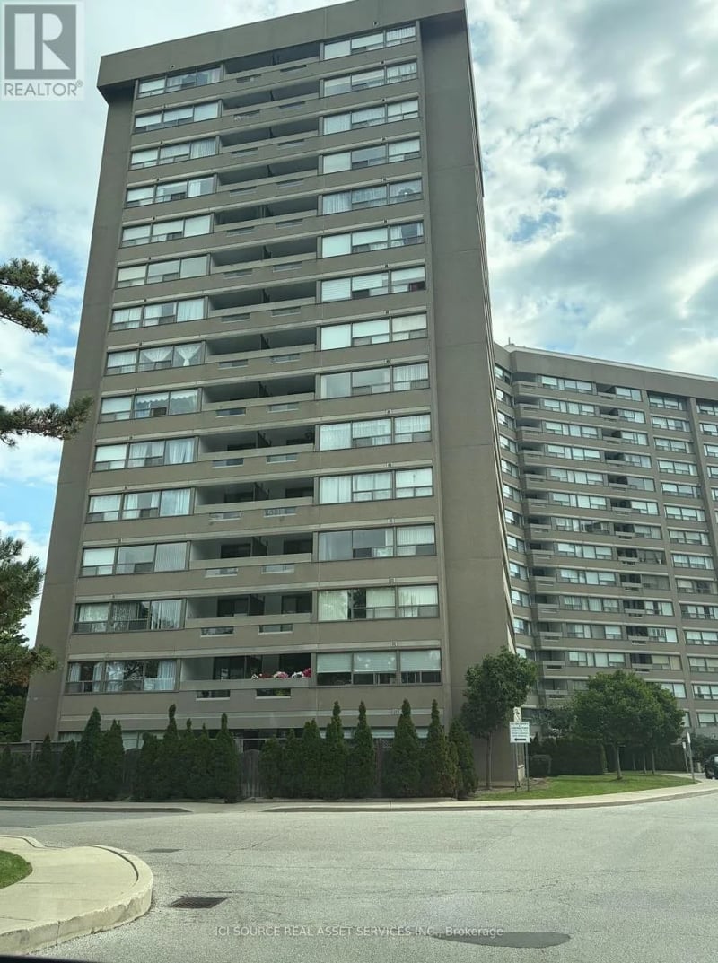 #310 475 The West Mall, Toronto (Etobicoke West Mall), Ontario, M9C4Z3, Toronto (Etobicoke West Mall), Ontario — photo 1 of 5
