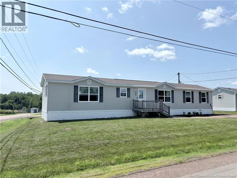 2 Scotch Pine Street, Moncton, New Brunswick, E1H3C5, Moncton, New Brunswick — photo 1 of 5