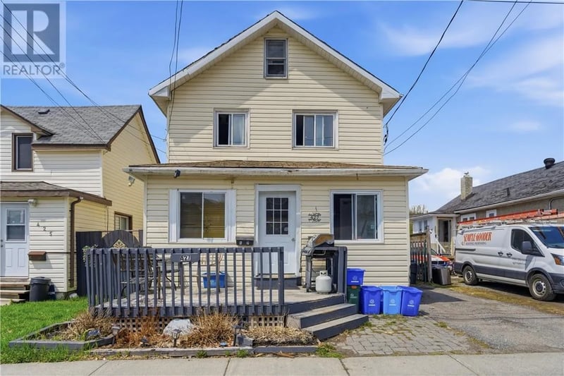 427 Montague Avenue, Sudbury, Ontario, P3C4G6, Sudbury, Ontario — photo 1 of 5