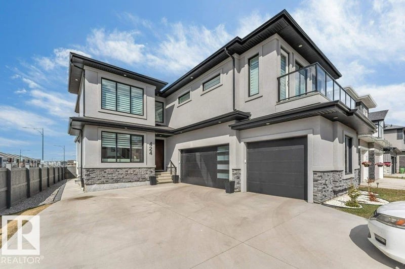 424 33 AV NW, Edmonton, Alberta, T6T2S8, Edmonton, Alberta — photo 1 of 5