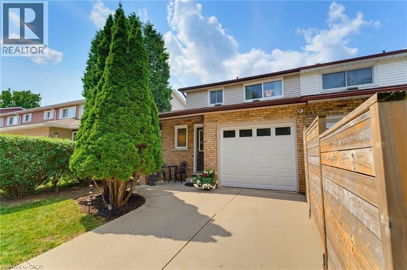 32 SILVERVINE Drive, Stoney Creek, Ontario, L8J1K2, Stoney Creek, Ontario — photo 1 of 5