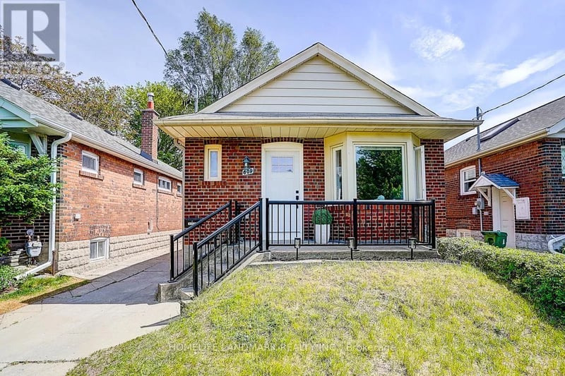 609 Mortimer Avenue, Toronto (Danforth Village-East York), Ontario, M4C2J6, Toronto (Danforth Village-East York), Ontario — photo 1 of 5