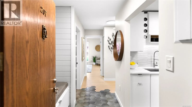 #207 1419 Stadacona Avenue, Victoria, British Columbia, V8S5J3, Victoria, British Columbia — photo 1 of 5