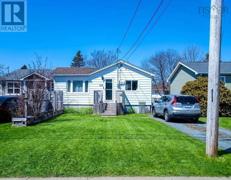 331 Chadwick Street, Dartmouth, Nova Scotia, B2Y2M2, Dartmouth, Nova Scotia — photo 1 of 5