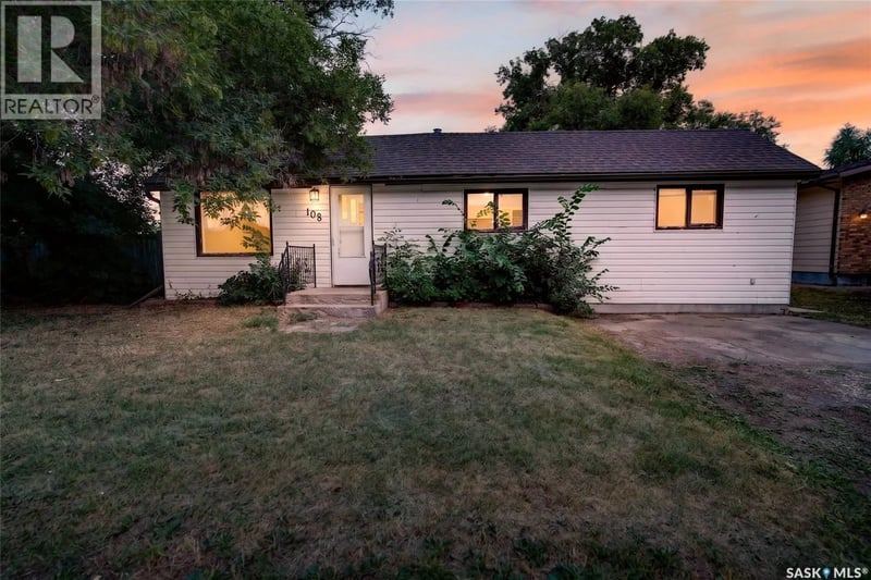 108 1st AVENUE W, Vanscoy, Saskatchewan, S0L3J0, Vanscoy, Saskatchewan — photo 1 of 5