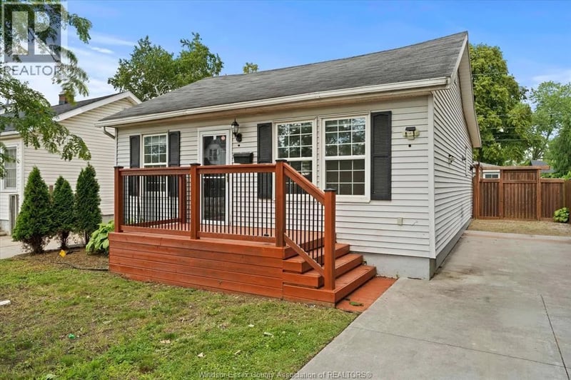 1330 CENTRAL Avenue, Windsor, Ontario, N8Y3V4, Windsor, Ontario — photo 1 of 5