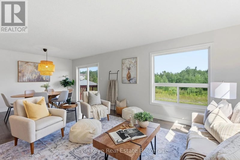 81 Douglas Drive, Bracebridge (Macaulay), Ontario, P1L0L3, Bracebridge (Macaulay), Ontario — photo 1 of 5