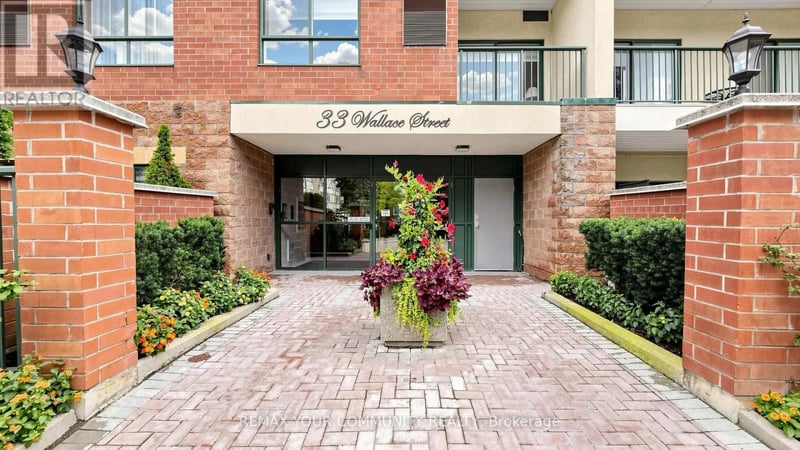 #214 33 Wallace Street, Vaughan (West Woodbridge), Ontario, L4L9L4, Vaughan (West Woodbridge), Ontario — photo 1 of 5