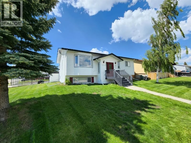 11530 Manning Crescent, Grande Cache, Alberta, T0E0Y0, Grande Cache, Alberta — photo 1 of 5
