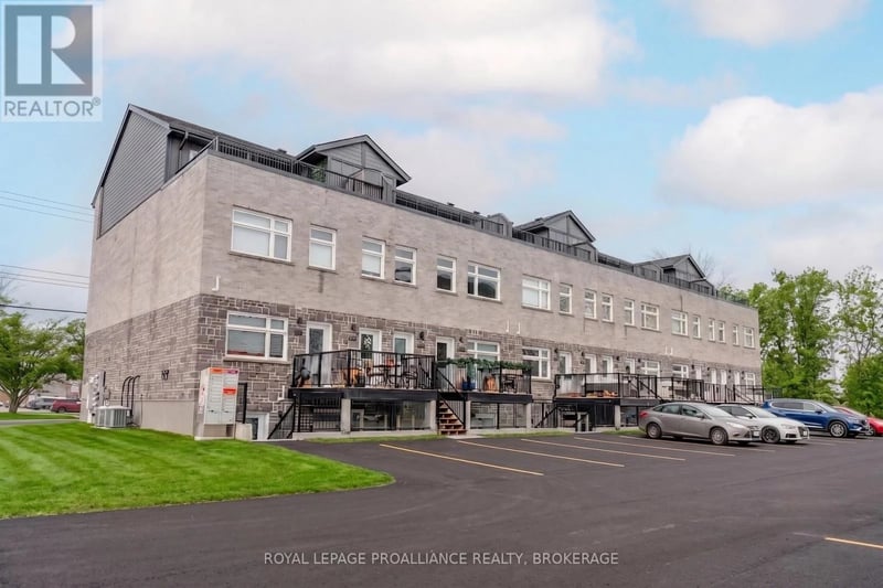 #105 809 Development Drive, Kingston (South of Taylor-Kidd Blvd), Ontario, K7M0J4, Kingston (South of Taylor-Kidd Blvd), Ontario — photo 1 of 5