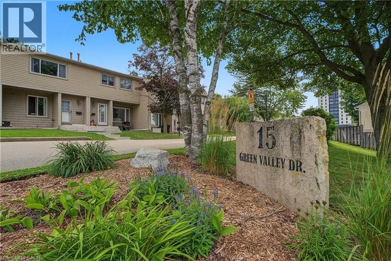 #1 15 GREEN VALLEY Drive, Kitchener, Ontario, N2P1K7, Kitchener, Ontario — photo 1 of 5