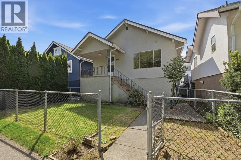 1016 18TH Avenue, Vancouver, British Columbia, V5V1H1, Vancouver, British Columbia — photo 1 of 5