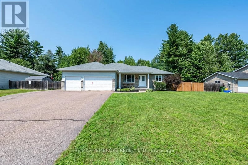 256 Oriole Crescent, Petawawa, Ontario, K8H0A7, Petawawa, Ontario — photo 1 of 5