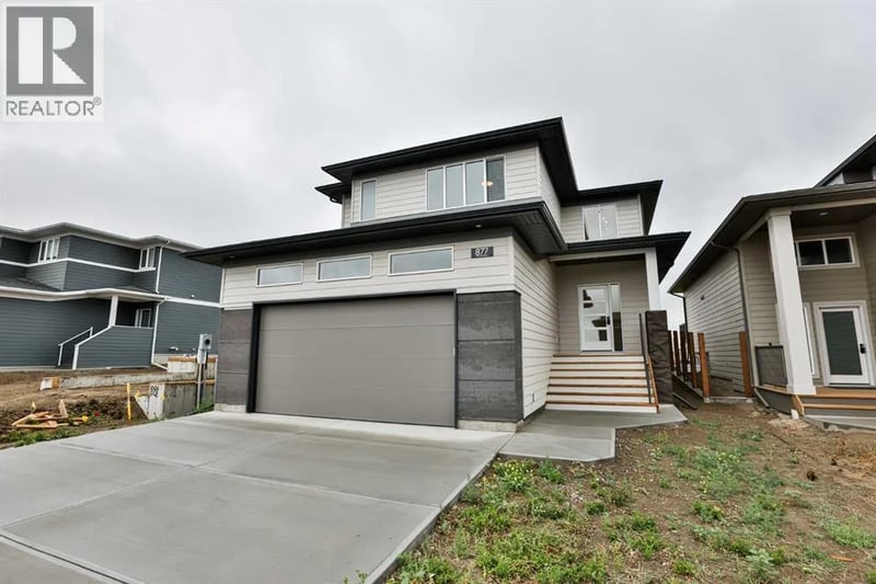 877 Devonia Circle West, Lethbridge, Alberta, T1J5W3, Lethbridge, Alberta — photo 1 of 5