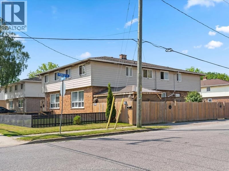 22 TAYLOR Avenue, Chatham, Ontario, N7L2T5, Chatham, Ontario — photo 1 of 5