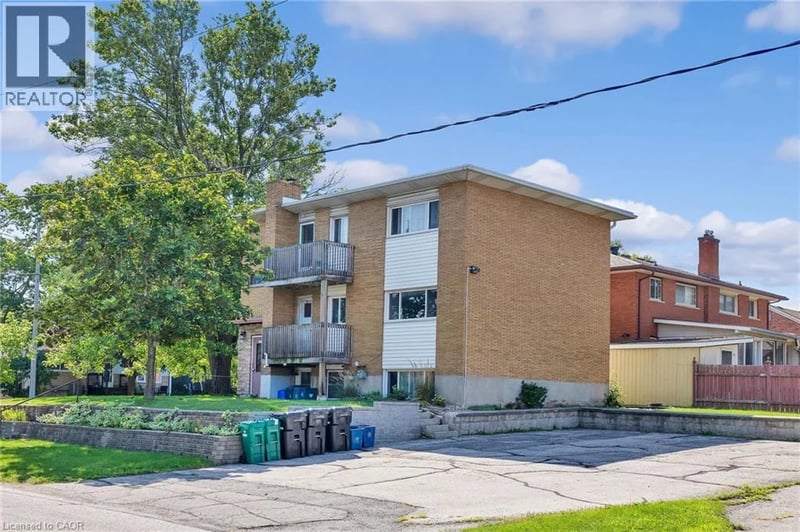#2 271 PROSPECT Avenue, Kitchener, Ontario, N2A1C5, Kitchener, Ontario — photo 1 of 5