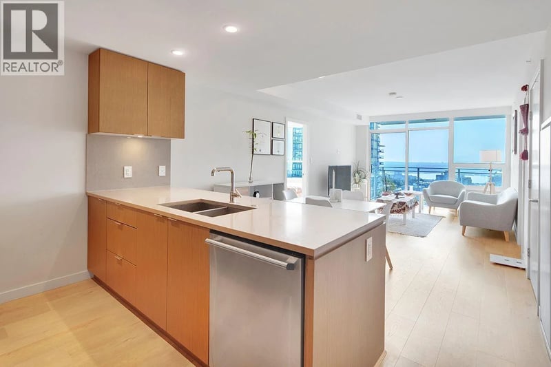 #1403 125 14TH Street, North Vancouver, British Columbia, V7L0E6, North Vancouver, British Columbia — photo 1 of 5