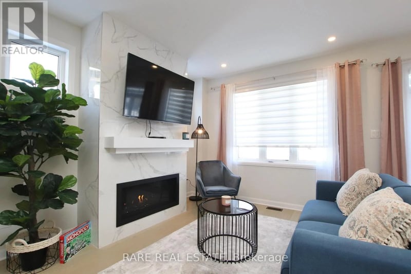 126 Attwell Private, Ottawa, Ontario, K2K0P6, Ottawa, Ontario — photo 1 of 5