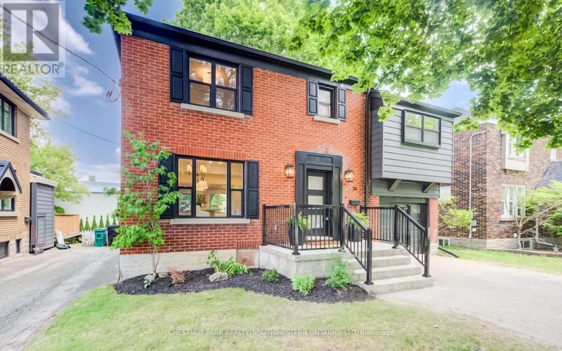 34 Moore Avenue North, Waterloo, Ontario, N2J3E5, Waterloo, Ontario — photo 1 of 5