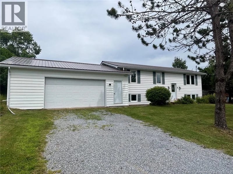 18 Prince William Street, St George, New Brunswick, E5C3L8, St George, New Brunswick — photo 1 of 5