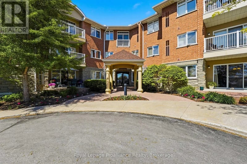 #101 15 Heartwood Drive, Belleville (Belleville Ward), Ontario, K8P5P4, Belleville (Belleville Ward), Ontario — photo 1 of 5