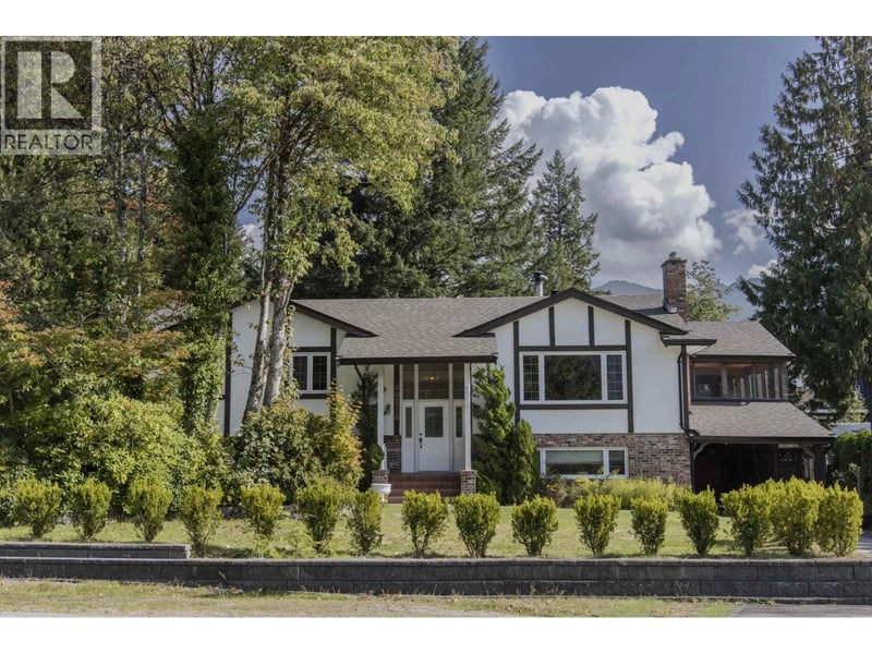 40318 BRAEMAR Drive, Squamish, British Columbia, V0N1T0, Squamish, British Columbia — photo 1 of 5