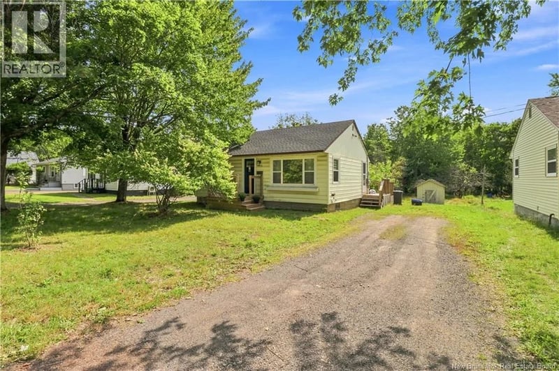400 Gibson Street, Fredericton, New Brunswick, E3A4E6, Fredericton, New Brunswick — photo 1 of 5
