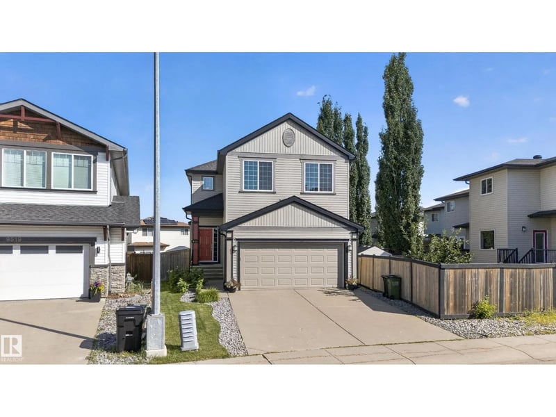 9515 221 ST NW, Edmonton, Alberta, T5T4A8, Edmonton, Alberta — photo 1 of 5