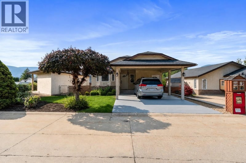 2415 5 Avenue Northeast, Salmon Arm, British Columbia, V1E1Y9, Salmon Arm, British Columbia — photo 1 of 5