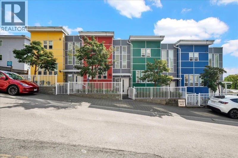#6 1209 FOURTH Avenue, New Westminster, British Columbia, V3M1T8, New Westminster, British Columbia — photo 1 of 5