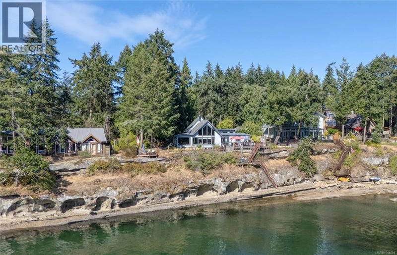 109 Malaspina Drive, Gabriola Island, British Columbia, V0R1X1, Gabriola Island, British Columbia — photo 1 of 5