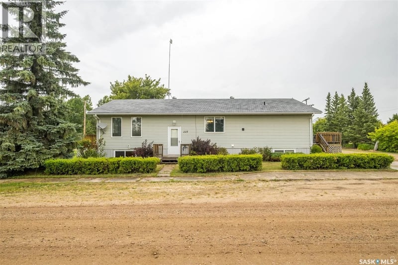 225 1st STREET, Beatty, Saskatchewan, S0J0C0, Beatty, Saskatchewan — photo 1 of 5