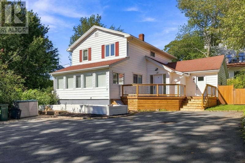 17 Sunnydale Crescent, Bedford, Nova Scotia, B4A2S3, Bedford, Nova Scotia — photo 1 of 5