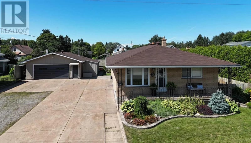 159 McFadden AVE, Sault Ste. Marie, Ontario, P6C4T3, Sault Ste. Marie, Ontario — photo 1 of 5