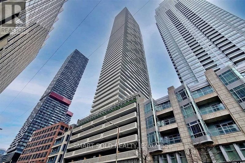 #3103 2221 Yonge Street, Toronto (Mount Pleasant West), Ontario, M4S2B4, Toronto (Mount Pleasant West), Ontario — photo 1 of 5