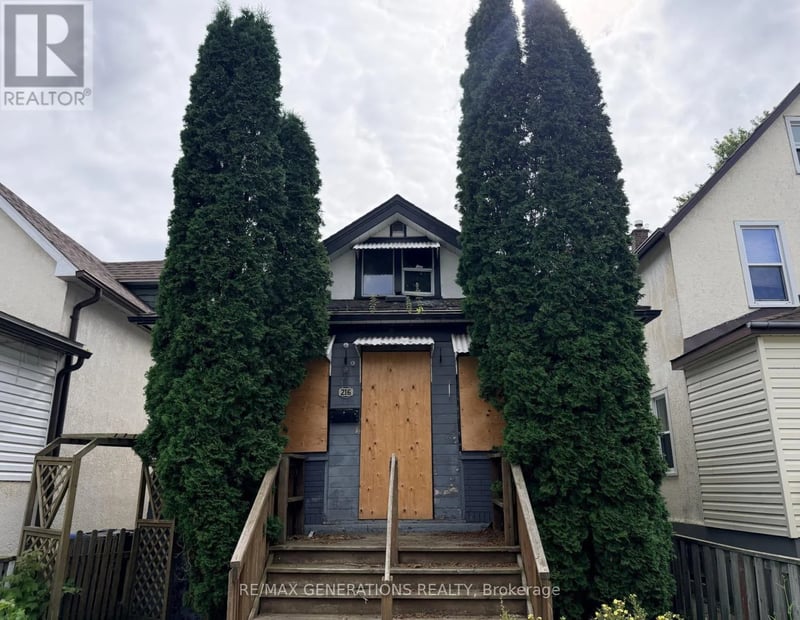 216 Rowand Street, Thunder Bay (East End), Ontario, P7C2P4, Thunder Bay (East End), Ontario