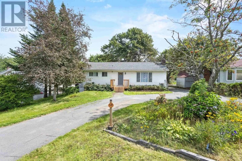 37 Beaver Bank Road, Lower Sackville, Nova Scotia, B4E1G4, Lower Sackville, Nova Scotia — photo 1 of 5