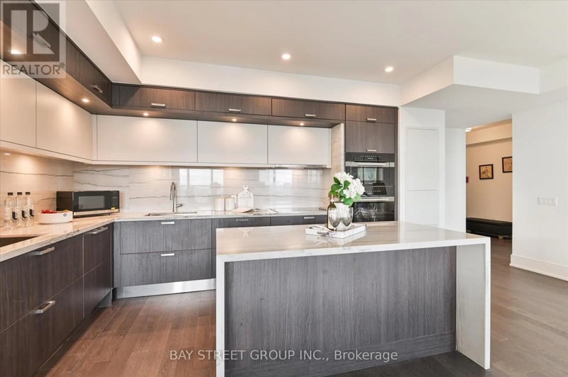 #2707 30 Inn On The Park Drive, Toronto (Banbury-Don Mills), Ontario, M3C0P8, Toronto (Banbury-Don Mills), Ontario — photo 1 of 5
