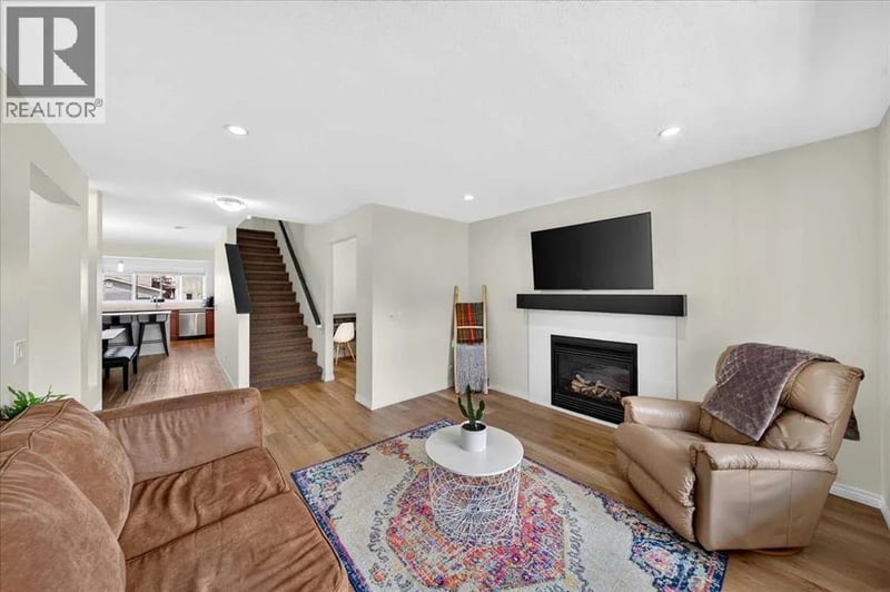 138 Copperpond Heights Southeast, Calgary, Alberta, T2Z0W9, Calgary, Alberta — photo 1 of 5