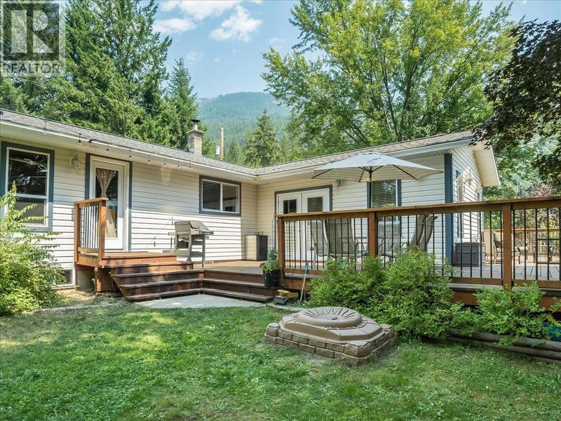 2451 Cunningham Road, Slocan Park, British Columbia, V0G2E0, Slocan Park, British Columbia — photo 1 of 5