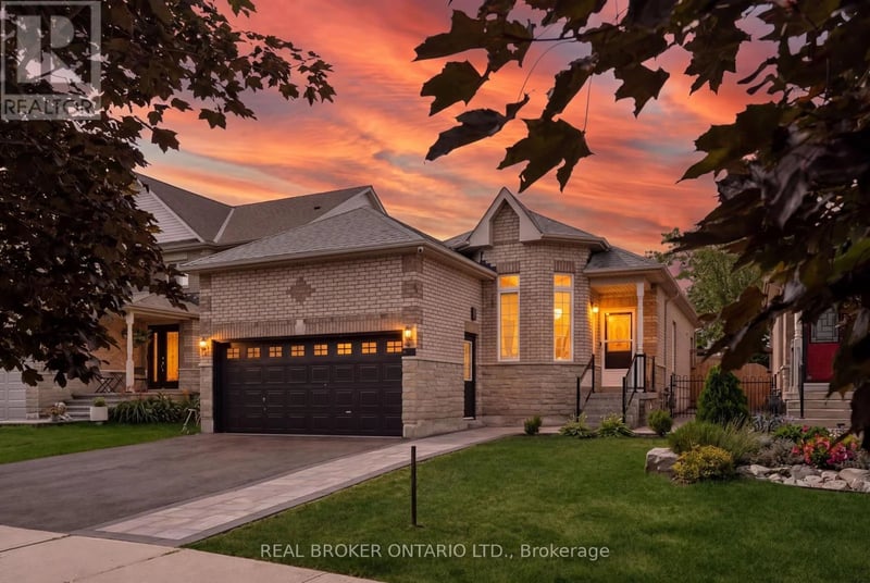 27 Spruce Boulevard, Halton Hills (AC Acton), Ontario, L7J2Y3, Halton Hills (AC Acton), Ontario — photo 1 of 5