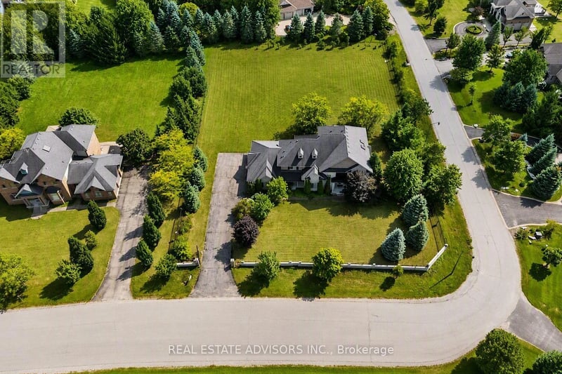 43 Grayfield Drive, Whitchurch-Stouffville (Ballantrae), Ontario, L4A0B1, Whitchurch-Stouffville (Ballantrae), Ontario — photo 1 of 5