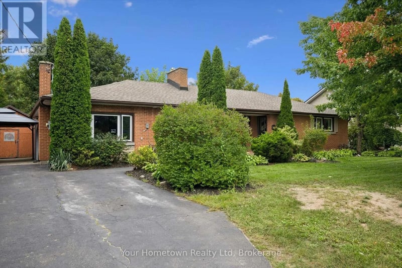 471 Garafraxa Street East, Centre Wellington (Fergus), Ontario, N1M1E6, Centre Wellington (Fergus), Ontario — photo 1 of 5