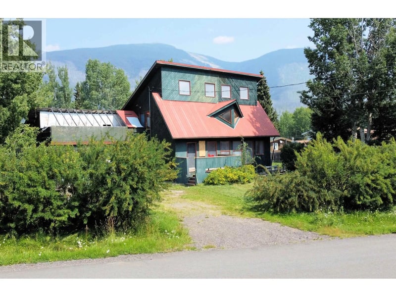 795 DOMINION Street, McBride - Town, British Columbia, V0J2E0, McBride - Town, British Columbia — photo 1 of 5