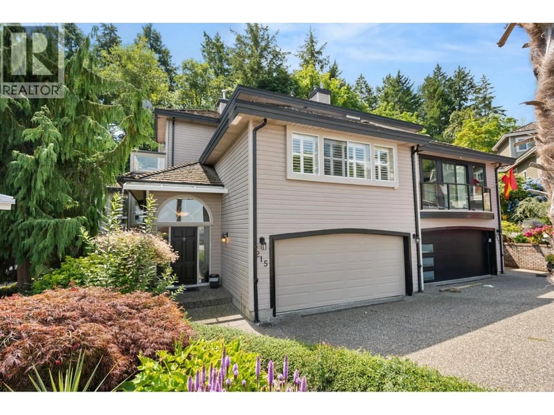 215 MORNINGSIDE Drive, Tsawwassen, British Columbia, V4L2M3, Tsawwassen, British Columbia — photo 1 of 5