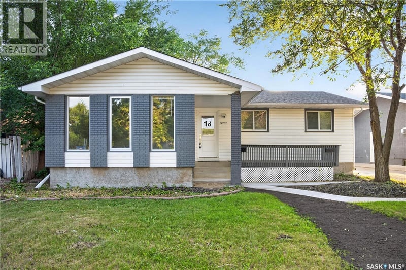 18 University Park DRIVE, Regina, Saskatchewan, S4V0C9, Regina, Saskatchewan — photo 1 of 5
