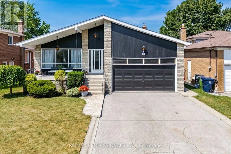 90 Peckham Avenue, Toronto (Newtonbrook West), Ontario, M2R2V5, Toronto (Newtonbrook West), Ontario — photo 1 of 5
