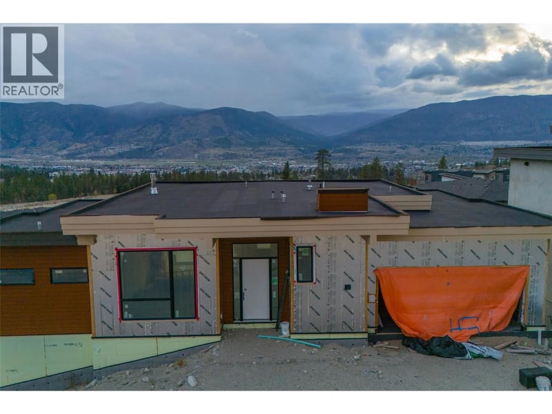1096 Antler Drive, Penticton, British Columbia, V2A0C8, Penticton, British Columbia — photo 1 of 5
