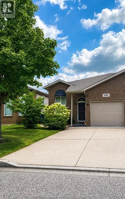 4262 SHOWDOWN, Windsor, Ontario, N9G3B1, Windsor, Ontario — photo 1 of 5